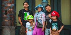 Rela Antre Berjam-jam Cobain Street Food, Intip 5 Potret Seru Keluarga Anang dan Ashanty Liburan ke Jepang