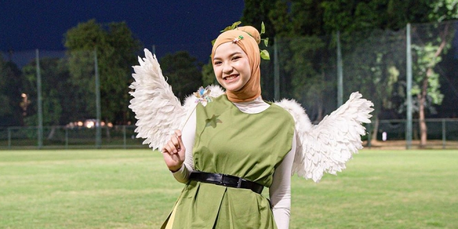 Pakai Kostum Peri Saat Main Baseball, Lihat Style Unik Marsha Natika 