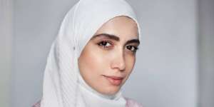 Tengok Trik Makeup Artist Rapikan Alis Berantakan Tanpa Dicukur  
