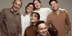 5 Momen Pemotretan Keluarga Maudy Ayunda yang Dipuji Good Looking dan Good Rekening