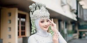 MUA Rias Pengantin dengan Barbie Look, Makeup Matanya Bikin Penasaran