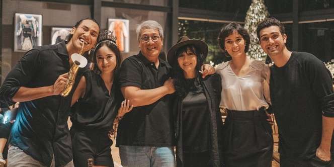 5 Potret Rini S Bono, Bintang Film 80-an yang Masih Cantik dan Awet Muda di Usia 66 Tahun