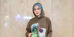 Dian Ayu Tampil dengan Makeup Natural, Kecantikannya Dipuji Nggak Pernah Luntur