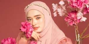 Inara Rusli Tampil Chic dengan Makeup Serba Peach, Warganet: 'Song Hye Kyo Versi Indonesia'