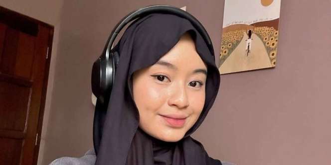 3 Tampilan Sporty dengan Pashmina Jersey, Padukan dengan Hoodie Favorit