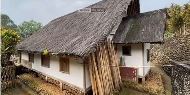 Potret Kampung Naga di Tasikmalaya, Warganya Tidak Butuh Listrik, Lokasinya Terpencil Banget!