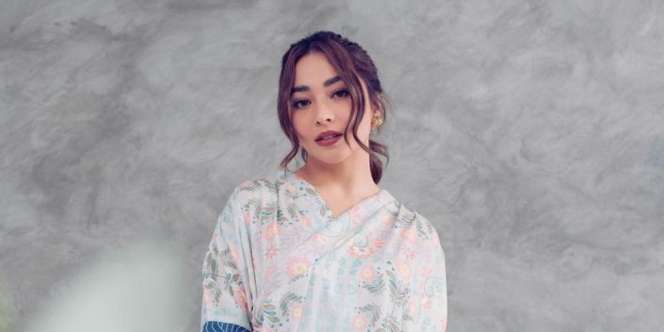Tiru Makeup Kendall Jenner, Wajah Nikita Willy Tampil Fierce dan Glowing