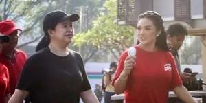 Olahraga Bareng Puan Maharani, Sepatu Krisdayanti Bikin Salfok