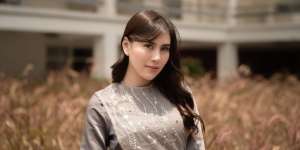 3 Look Makeup Natural Syahnaz Sadiqah, Flawless Maksimal