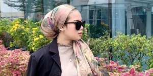 Style Blazer Semi Formal, Hijaber Jadi Terlihat Stylish