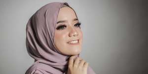3 Campuran Produk Makeup yang  Bikin Tone Merona Natural