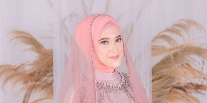 Anggunnya Pengantin Berhijab dengan Color Tone Serba Nude