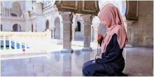 Dzulhijjah Bulan Istimewa, Amalkan Dzikir Ini di 10 Hari Pertama untuk Kebaikan Dunia dan Akhirat