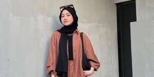 Inspirasi Airport Style Nyaman Buat Hijaber, Look Tetap Stylish 