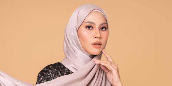 Glowy Makeup untuk Bridesmaid, Cocok untuk Acara di Malam Hari
