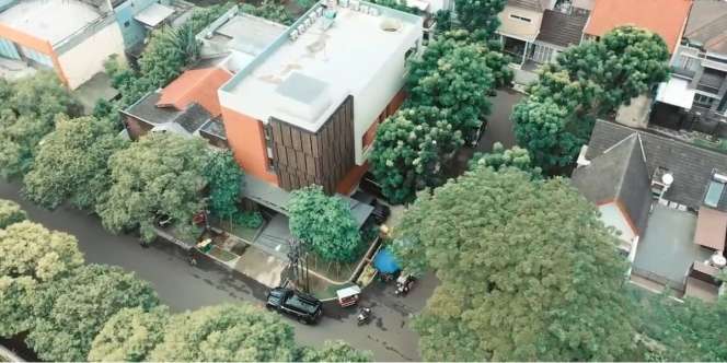7 Potret Kantor Baru Deddy Corbuzier, Super Mewah Ditaksir Harganya Rp50 Miliar