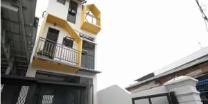Potret Rumah Mungil Selebar 3,8 Meter, Punya Desain Unik yang Bikin Betah Seharian!