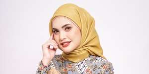 Teknik Makeup Soft Glam, Munculkan Ilusi Wajah Lebih Tirus