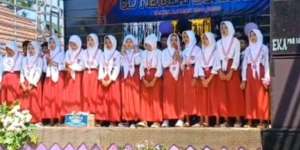 Detik-Detik Panggung Ambruk Saat Murid Tampil di Acara Perpisahan SD, Akan Jadi Momen Paling Dikenang Seumur Hidup