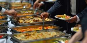 Kesal Dituding Tak Bawa Amplop, Tamu Pernikahan Curhat Dilarang Ambil Makanan di Resepsi Teman