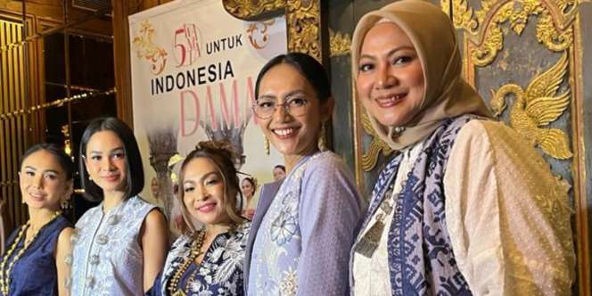 Potret Kompak Grup Vokal 5 Wanita dengan Gaya Khasnya