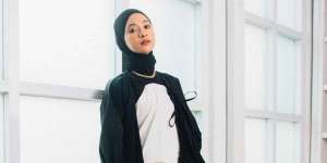 Inspirasi Office Look Bernuansa Pastel dari Poppy Bunga