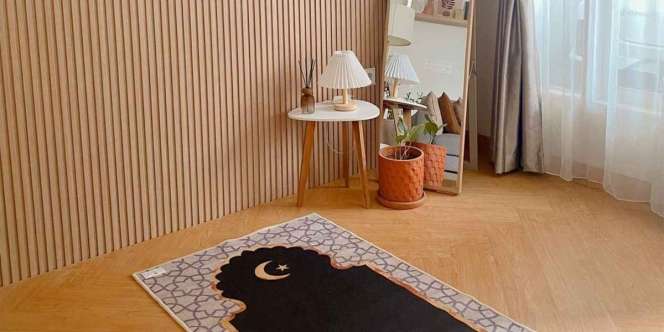 Ruang Sholat Bernuansa Kayu, Suasananya Sangat Nyaman