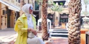 Formal Look Touch of White Elegan ala Syahrini