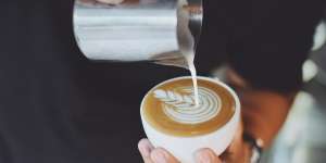 Barista's Secret: Intip Trik Memilih Susu untuk Racikan Kopi yang Berkualitas