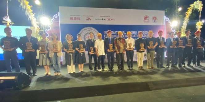 Menpora Dito Apresiasi Komitmen Ketum PB WI Atas Suksesnya Gelaran Penataran Juri Wushu Internasional