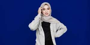 Jangan Salah Pilih Shampo Anti Ketombe, Begini Tips Ampuh Mengatasi Rambut Berketombe dari Balik Hijab