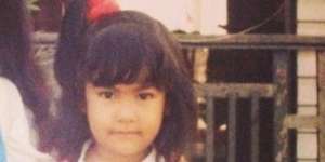 Siswi TK Gendong Tas Ransel Ini Mantan Girl Band Terkenal, 4 Tahun Bersabar Nantikan Anak Langsung Dikaruniai Putri Kembar