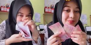 Nestapa Saat Guru Honorer 8 Tahun Unboxing Gaji Bulanan, Isinya Rp300 Ribu