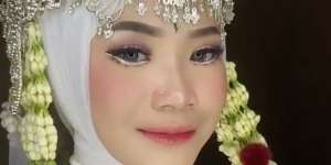 MUA Rias dan Urus Pernikahan Sendiri, Hasilnya Bikin Salut