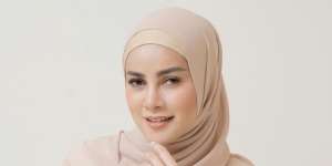 Tampilan Seru dengan Outfit Serba Putih ala Olla Ramlan