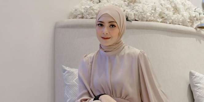 Anggunnya Richa Iskak Tampil dengan Makeup Menolak Tua