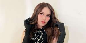 Busana Manggung Ayu Ting Ting Disorot: Kayak 'Baju Dinas'