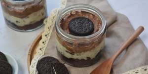 Buat Biskuit dan Cheese Cake dalam Jar, Praktis Banget