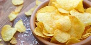 Bikin Potato Chips Sendiri untuk Camilan Movie Marathon di Rumah