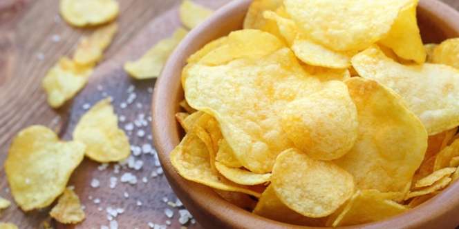 Bikin Potato Chips Sendiri untuk Camilan Movie Marathon di Rumah