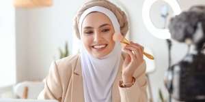 Cushion Luxcrime Berikan Pilihan Finish Matte atau Glowing, Lebih Suka Mana?