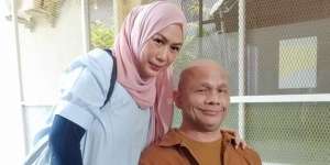 Potret Kesetiaan Imelda Laksmi Istri Harry Pantja Temani Sang Suami yang Idap Stroke, Awalnya Tak Tahu Suaminya Presenter Kondang