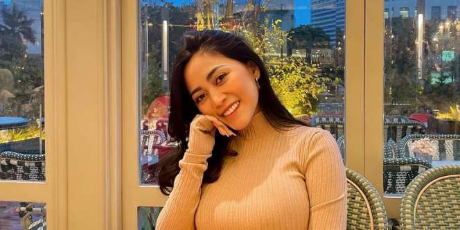 Rachel Vennya Tampil Santai Pakai Tas yang Harganya Bisa Buat DP Rumah, Lihat nih Penampakannya