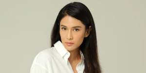 Tengok Fresh Look Dian Sastro dengan Nude Makeup