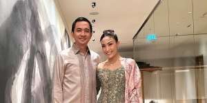 Momen Panik Ayu Dewi dan Regi Datau Tas Beserta Isinya Raib Saat Liburan di Jepang