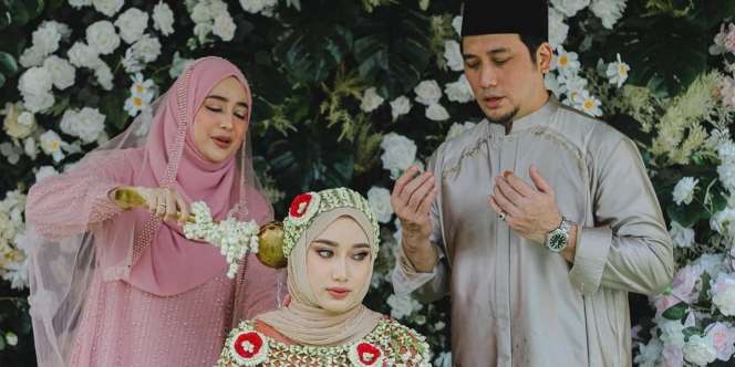 5 Potret Pernikahan Syaira Anataya Putri Cindy Fatika Sari dan Teuku Firmansyah