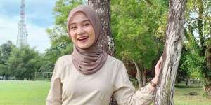Cukup Ikat Samping, Look Hijab Langsung Rapi nan Feminin