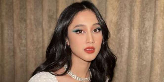 Lagi Jadi Bahan Omongan, Intip Potret Keisya Levronka yang Suka Bergaya Nyentrik dan Makeup Tebal