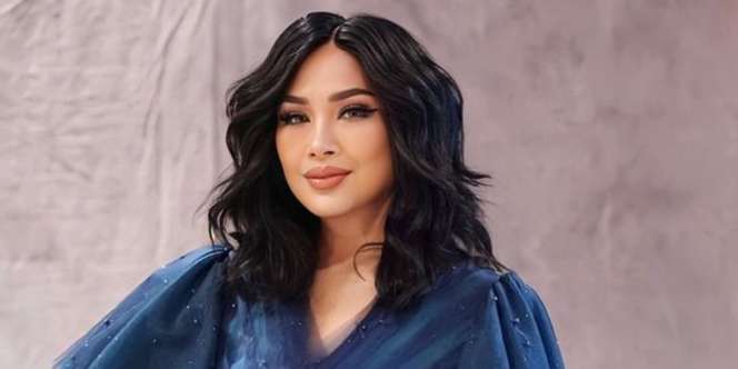 Titi DJ Dirias dengan Flawless Makeup, Warganet: Kayak Remaja
