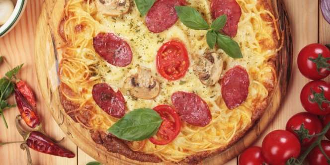 Hanya Butuh 4 Bahan, Bikin Omelette Pizza Super Lezat